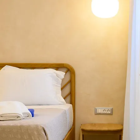 Onira Luxury